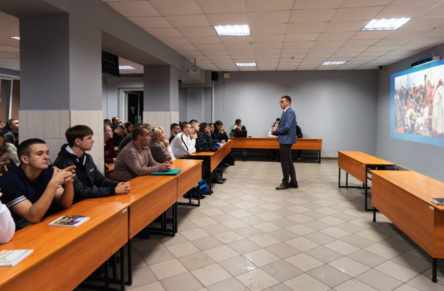 Зустріч з директором Чернігівського обласного історичного музею імені…