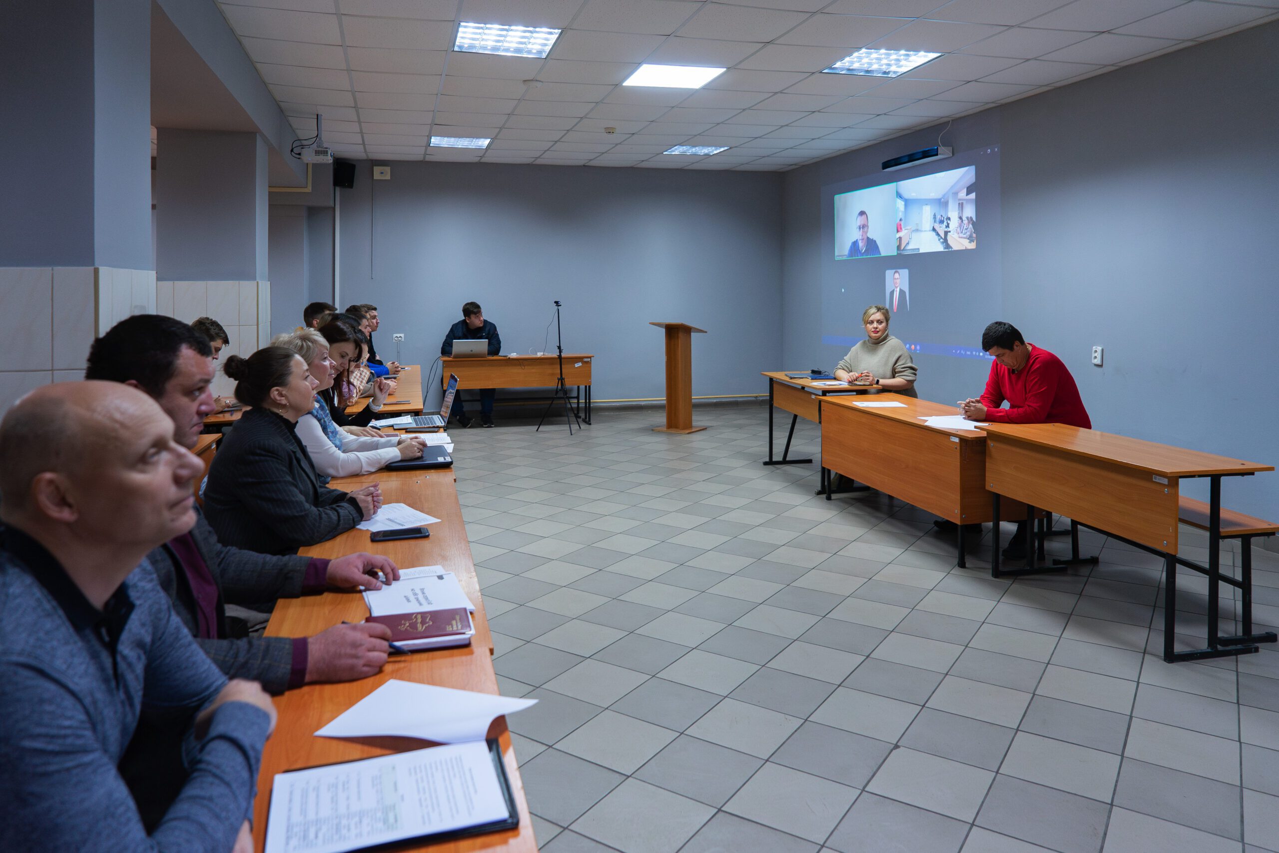 ⚖️ Як війна і реформи змінили українське земельне право — на засіданні круглого столу у ПАУ