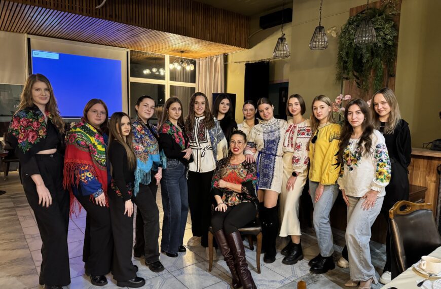 Майстер-клас до Всеукраїнського Дня української хустки