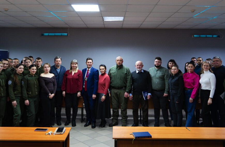 Всеукраїнський круглий стіл «Річниця війни в Україні: памʼять,&hellip;