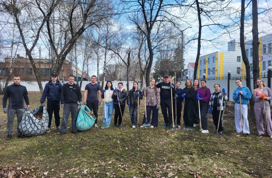 Студенти та працівники Гуманітарного факультету провели прибирання території&hellip;