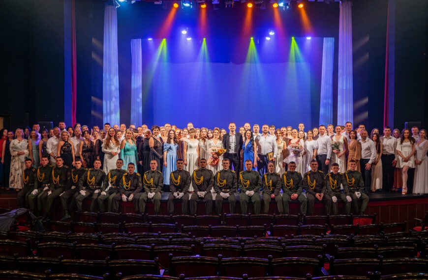 🤍 Другий благодійний бал ПАУ на сцені Чернігівського&hellip;