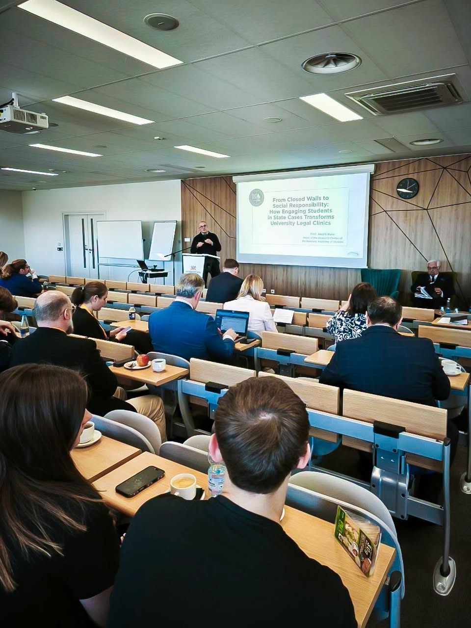 Розширення міжнародної наукової співпраці: керівник НДЦ взяв участь у конференції у Варшаві